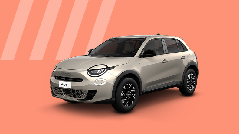 Fiat 600 Hybrid Pop su sfondo arancione – Fiat IT